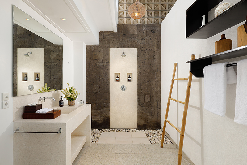 gallery-black-beach-villa-bathroom-3.jpg
