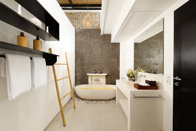 gallery-black-beach-villa-bathroom-4-master.jpg