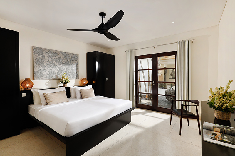 gallery-black-beach-villa-bedroom-3.jpg