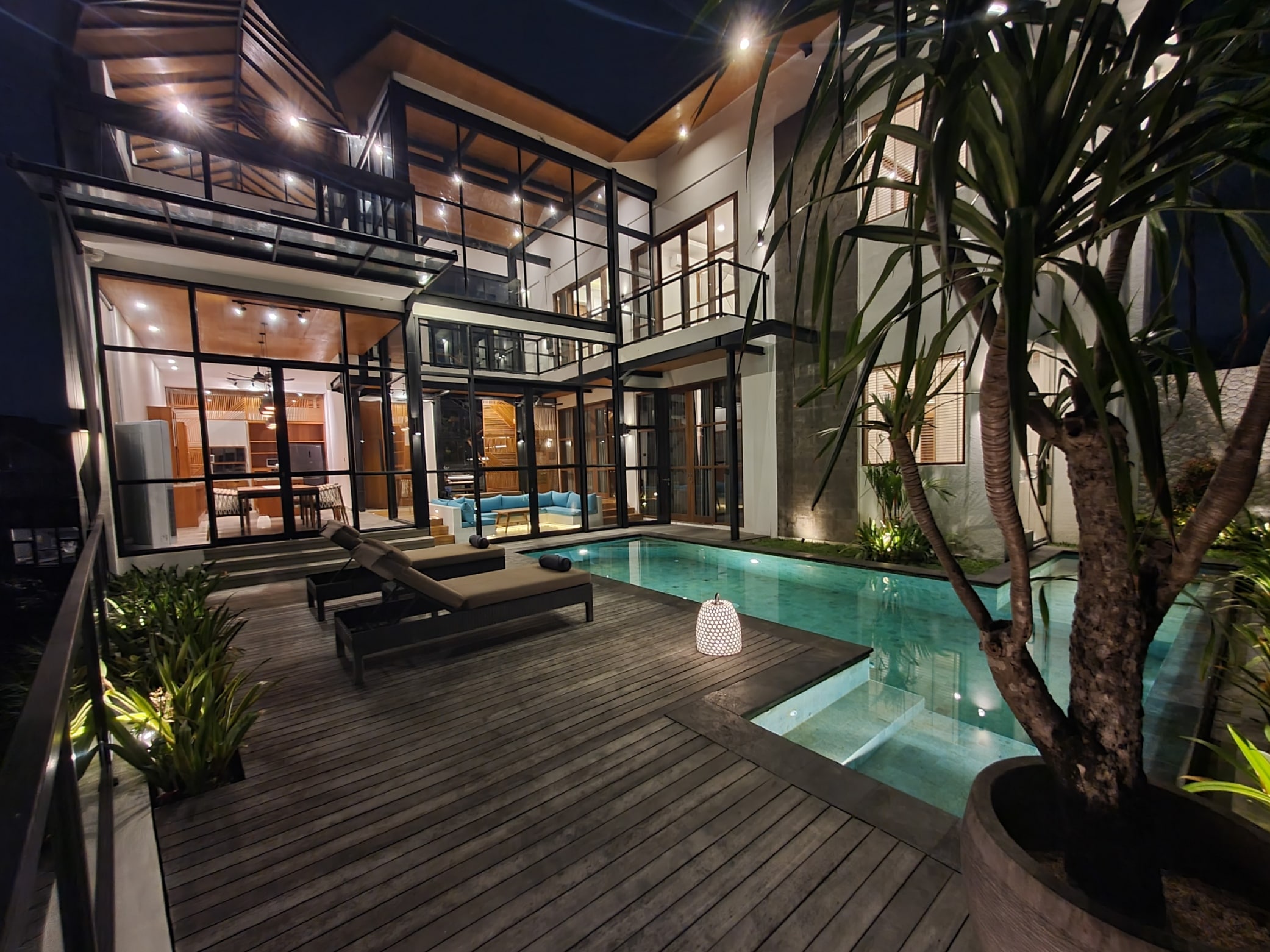 casa-esquine_Patio-min