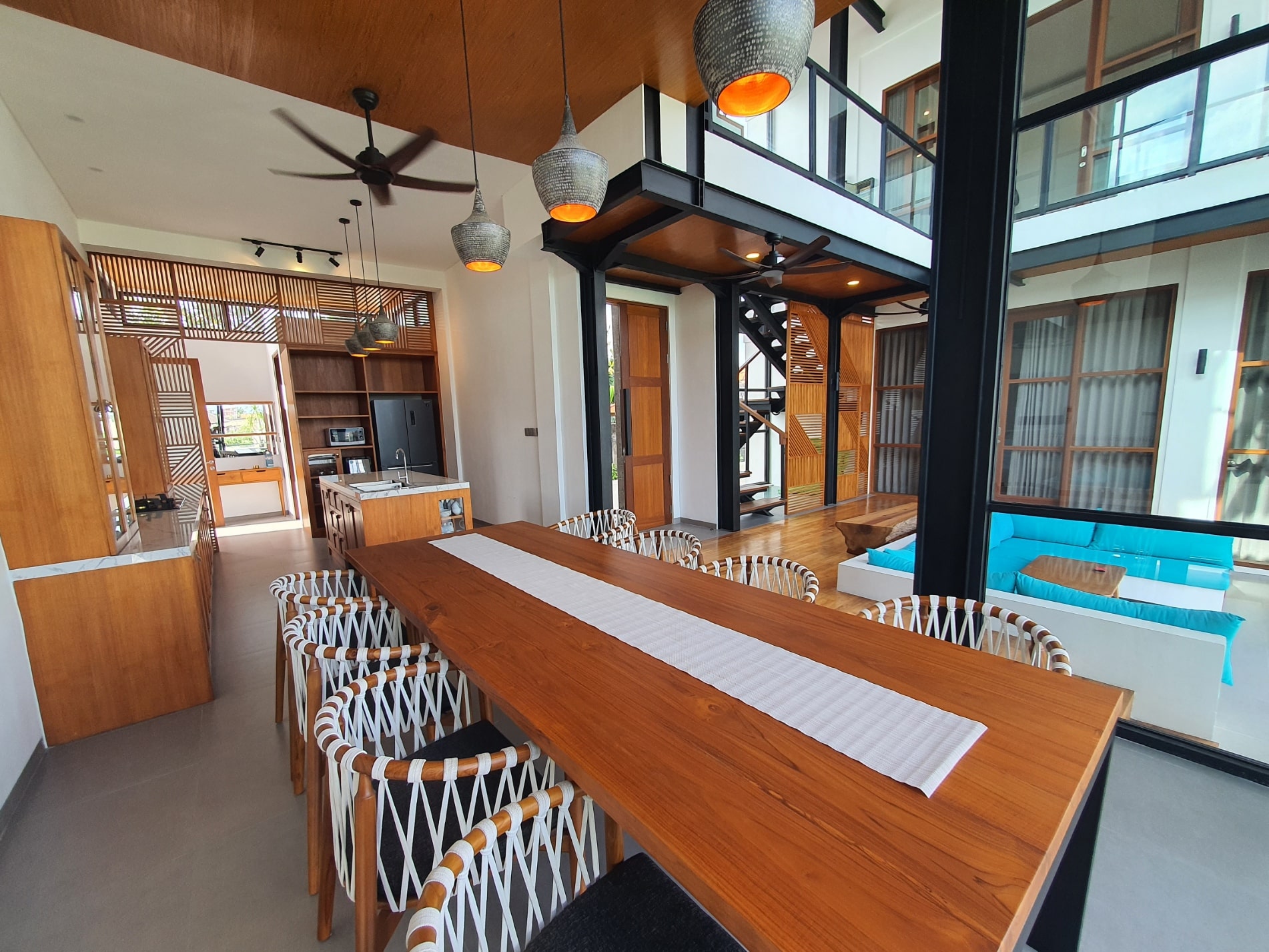 casa-esquine_dining c-min